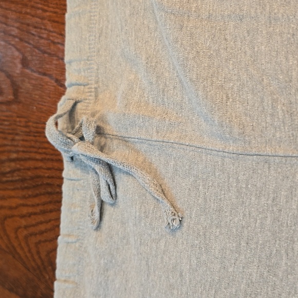 Drawstring shorts - Picture 2 of 5